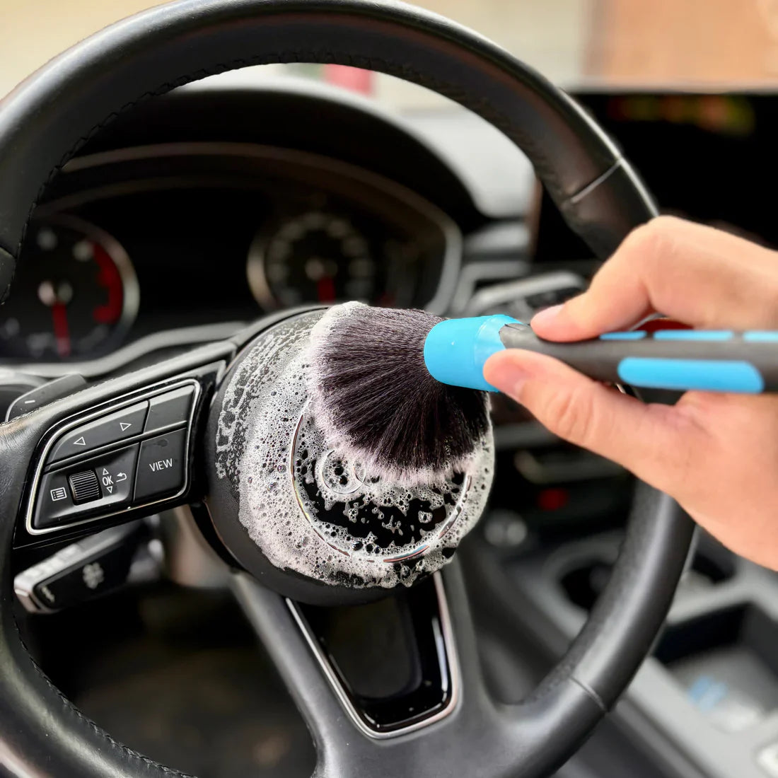 Limpieza y detailing del vehículo
